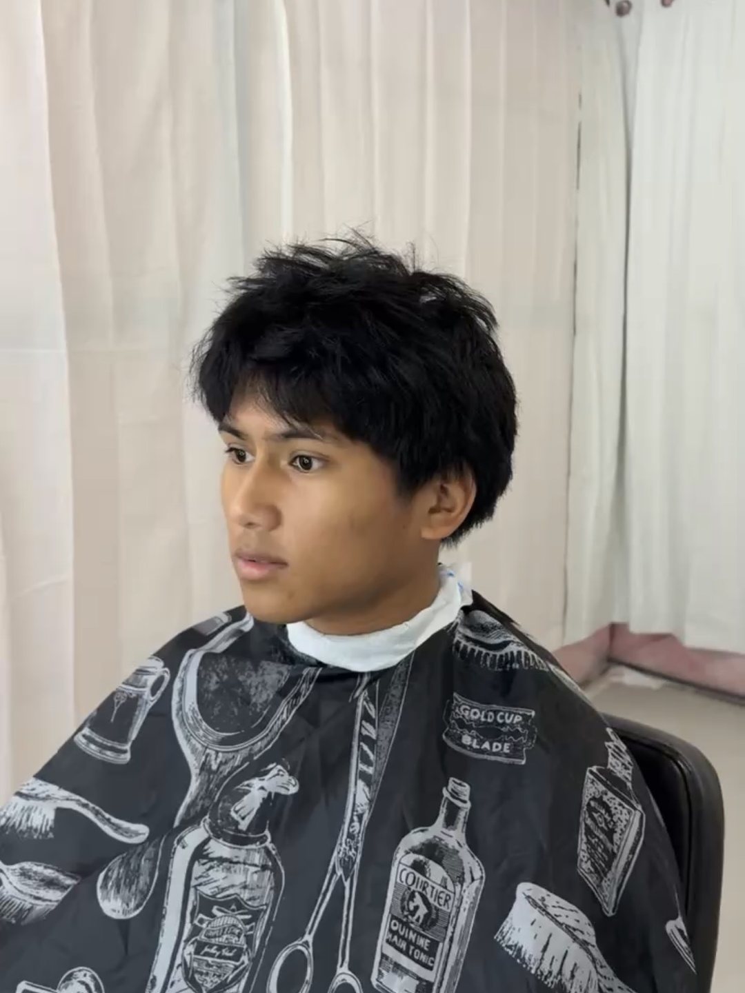 Grown-out hair before the appointment